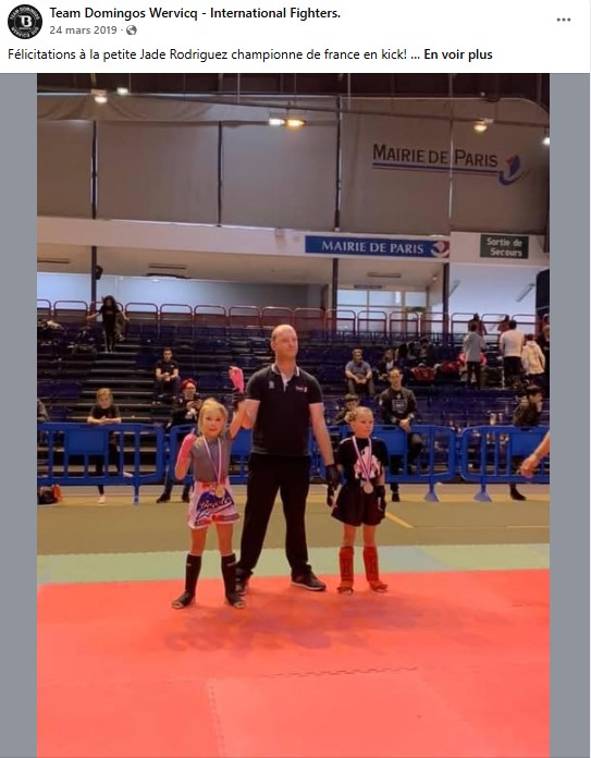 Jeune championne de France de kick-boxing formée à la Team Domingos Wervicq
